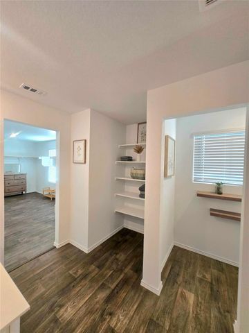 12419 Silversmith LN, Mustang Ridge, TX 78610