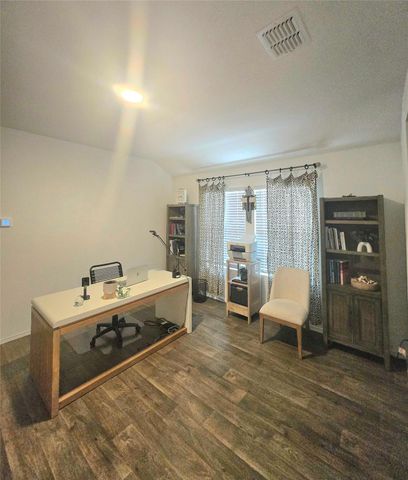 12419 Silversmith LN, Mustang Ridge, TX 78610