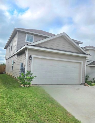 12419 Silversmith LN, Mustang Ridge, TX 78610