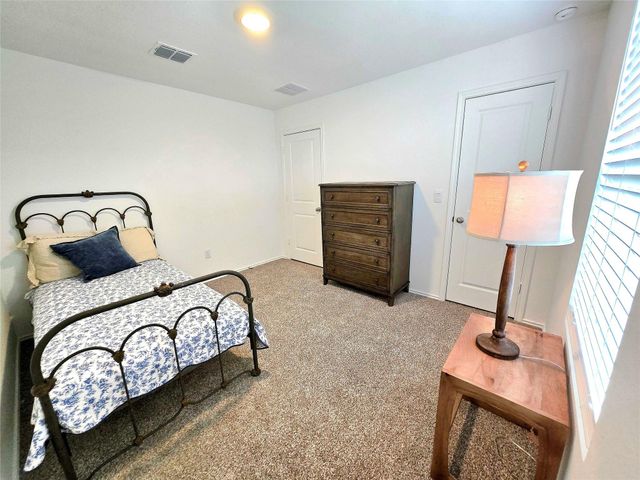 12419 Silversmith LN, Mustang Ridge, TX 78610
