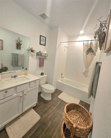 12419 Silversmith LN, Mustang Ridge, TX 78610