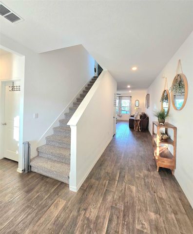 12419 Silversmith LN, Mustang Ridge, TX 78610
