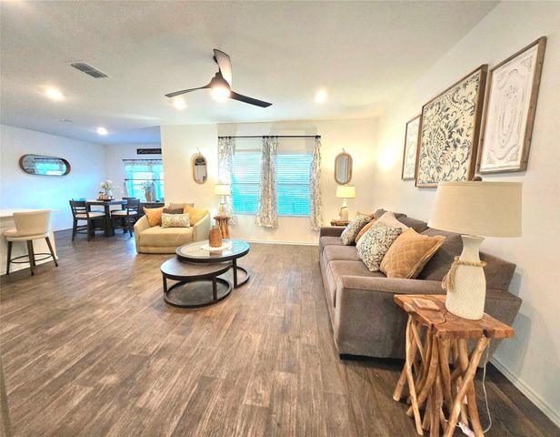 12419 Silversmith LN, Mustang Ridge, TX 78610