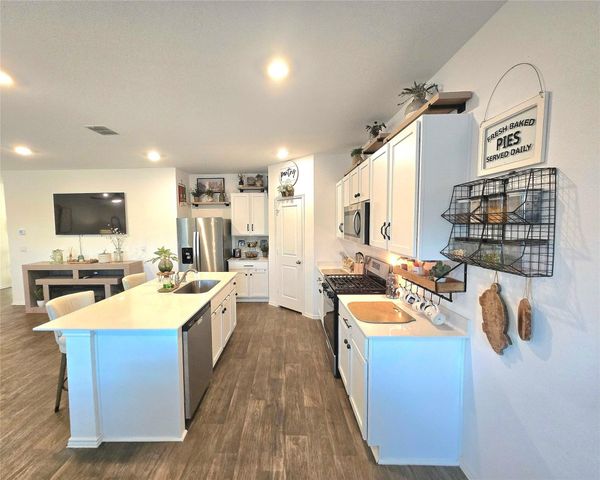 12419 Silversmith LN, Mustang Ridge, TX 78610