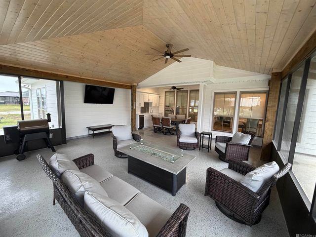 7822 Cutt Pointe Dr, Ventress, LA 70783