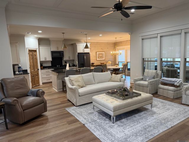 7822 Cutt Pointe Dr, Ventress, LA 70783