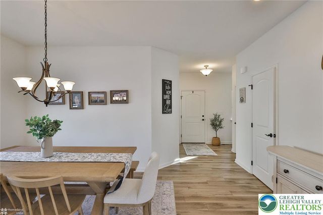 1071 Lisa Lane, Palmer Twp, PA 18045