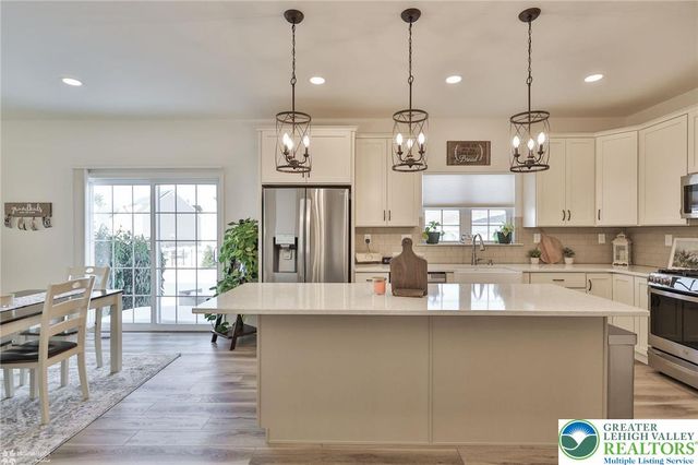 1071 Lisa Lane, Palmer Twp, PA 18045