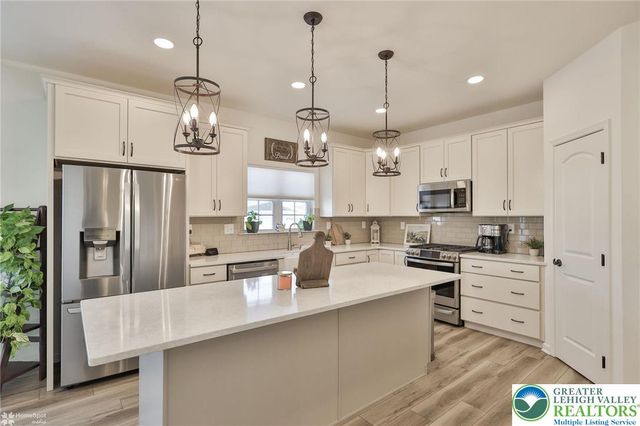 1071 Lisa Lane, Palmer Twp, PA 18045