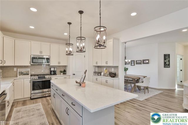 1071 Lisa Lane, Palmer Twp, PA 18045