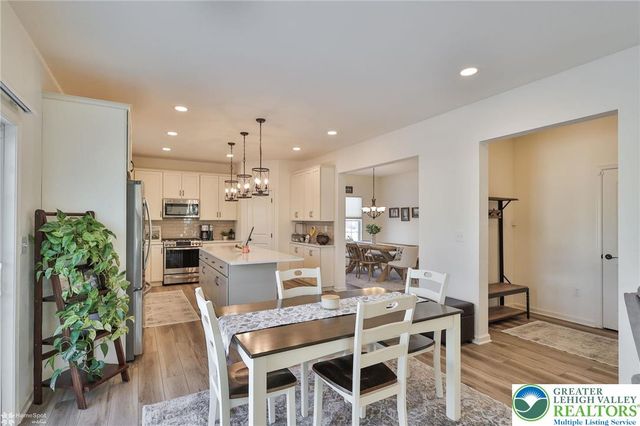 1071 Lisa Lane, Palmer Twp, PA 18045