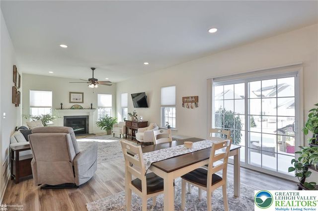 1071 Lisa Lane, Palmer Twp, PA 18045