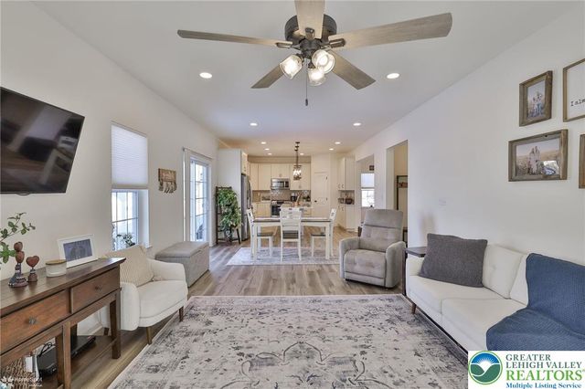 1071 Lisa Lane, Palmer Twp, PA 18045