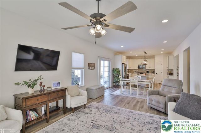 1071 Lisa Lane, Palmer Twp, PA 18045