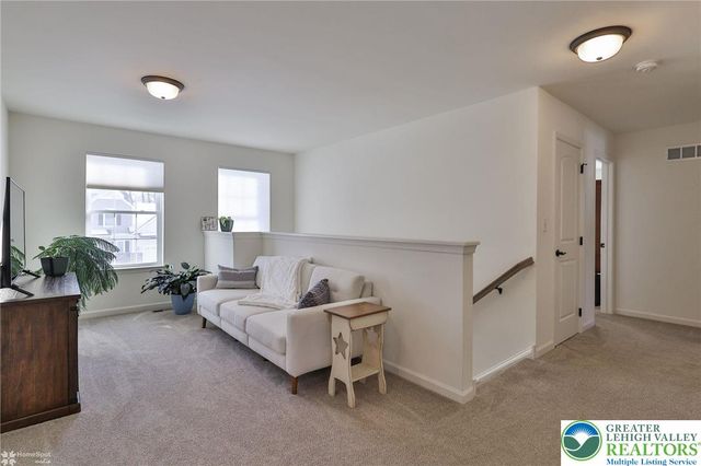 1071 Lisa Lane, Palmer Twp, PA 18045