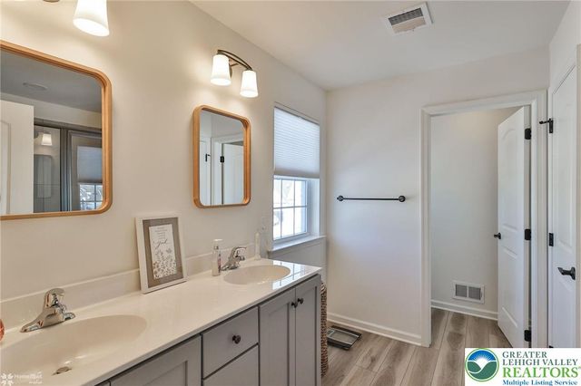 1071 Lisa Lane, Palmer Twp, PA 18045