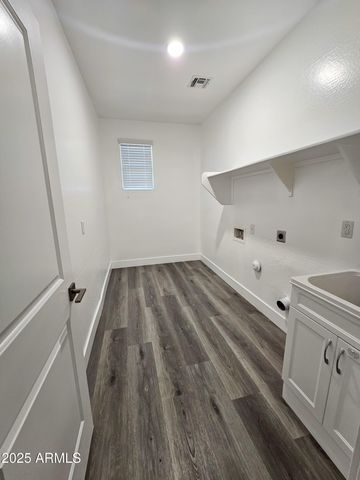 7321 N 123RD Drive, Glendale, AZ 85307