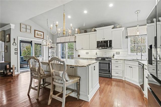 5995 Lake Windsor Parkway, Buford, GA 30518