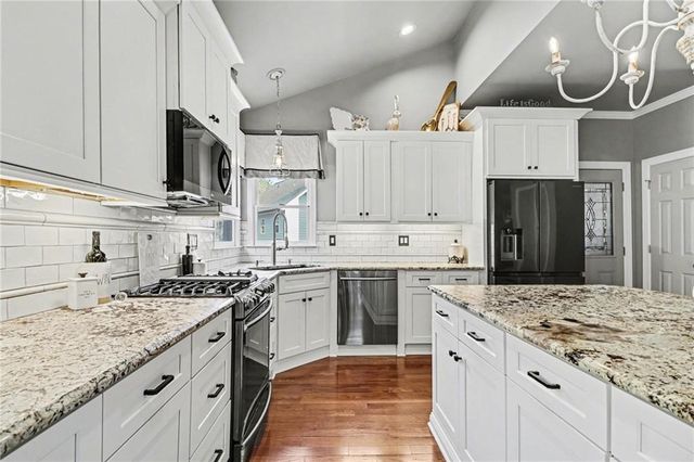 5995 Lake Windsor Parkway, Buford, GA 30518