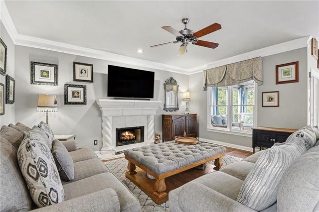 5995 Lake Windsor Parkway, Buford, GA 30518