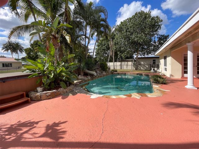 7420 SW 16th Street, Plantation, FL 33317