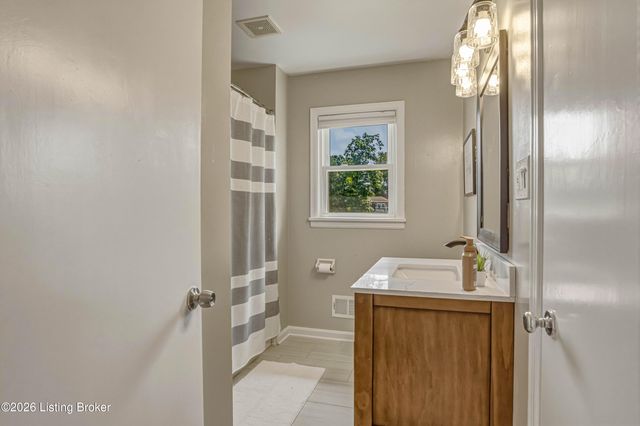 7003 Monty Ln, Louisville, KY 40291