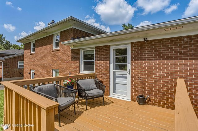 7003 Monty Ln, Louisville, KY 40291