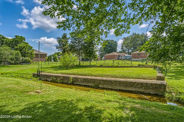 7003 Monty Ln, Louisville, KY 40291