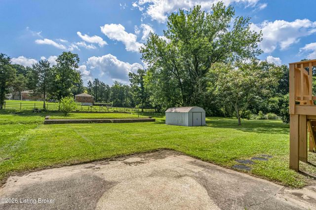 7003 Monty Ln, Louisville, KY 40291