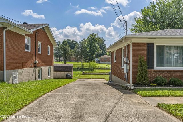 7003 Monty Ln, Louisville, KY 40291