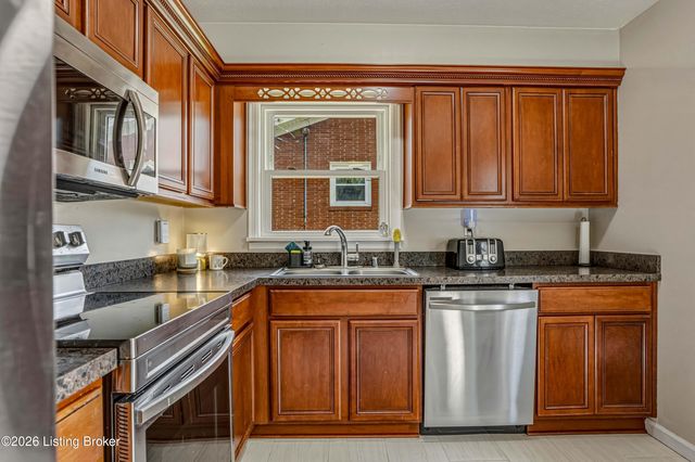 7003 Monty Ln, Louisville, KY 40291