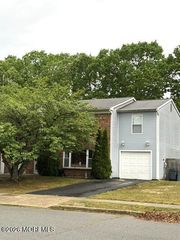 41 Mizzen Drive, Barnegat, NJ 08005