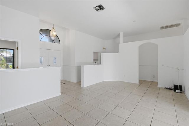 6040 Lake Grasmere WAY, Fort Myers, FL 33908