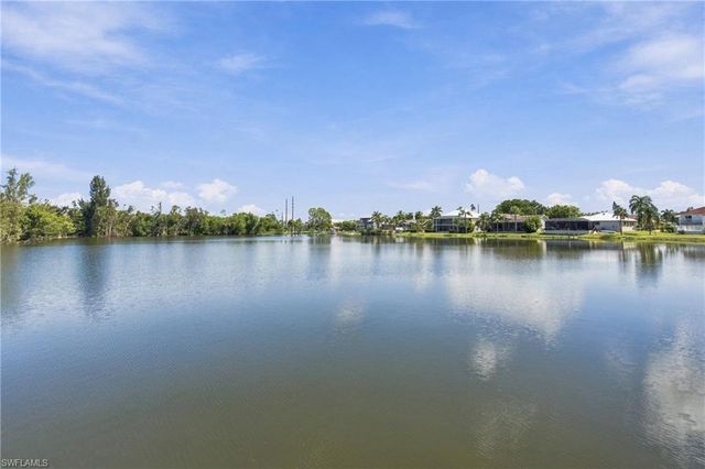 6040 Lake Grasmere WAY, Fort Myers, FL 33908
