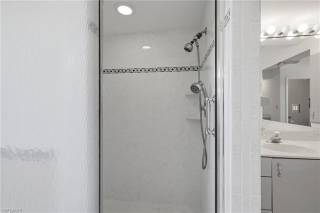 6040 Lake Grasmere WAY, Fort Myers, FL 33908
