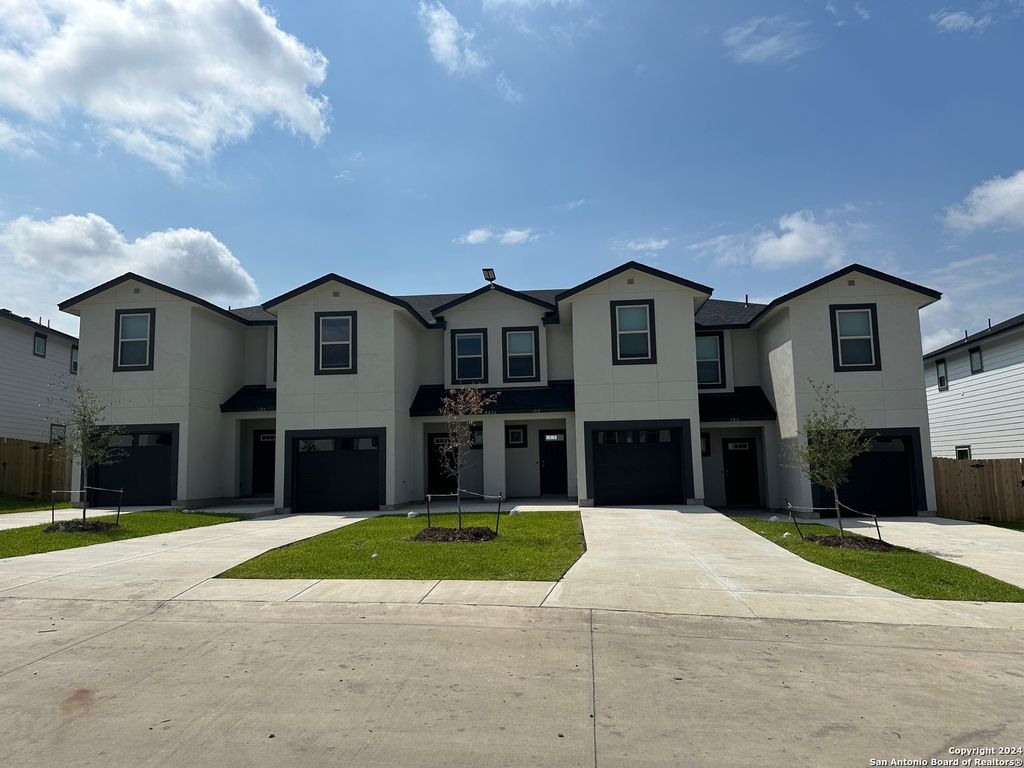 8406 Via Verona Unit 103, San Antonio, TX 78227