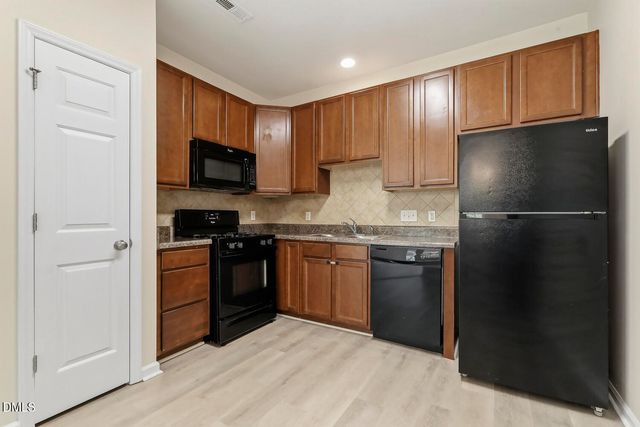 11100 Gwynn Oaks Drive 103, Raleigh, NC 27614