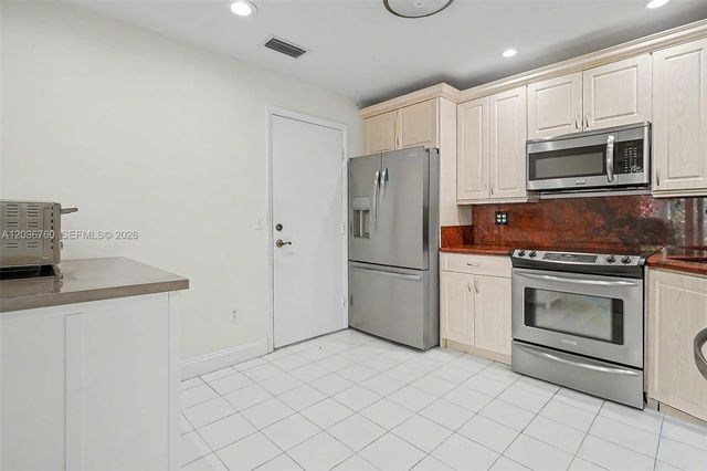 10994 Neptune Drive 10994, Cooper City, FL 33026