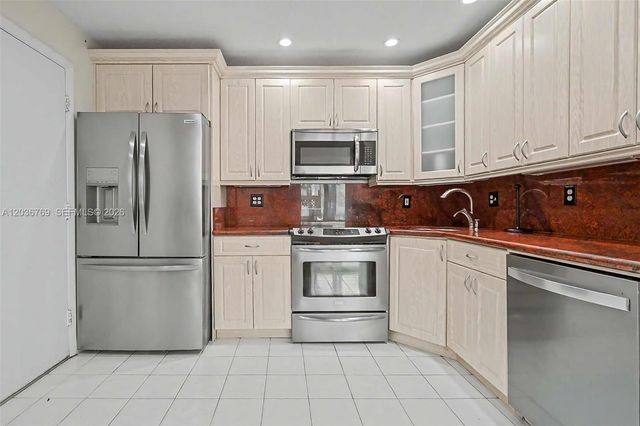 10994 Neptune Drive 10994, Cooper City, FL 33026