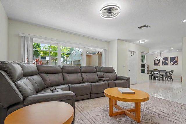 10994 Neptune Drive 10994, Cooper City, FL 33026