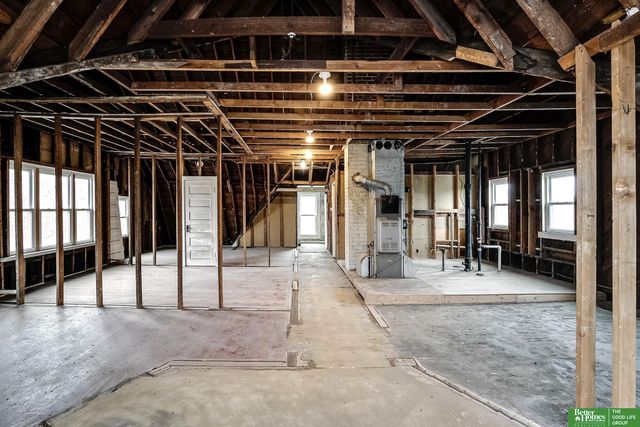 1624 S 32 Avenue, Omaha, NE 68105