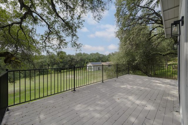 14270 Lodgepole Dr, Penn Valley, CA 95946