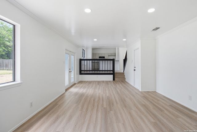 6206 CHERRYWEST CIR, San Antonio, TX 78240