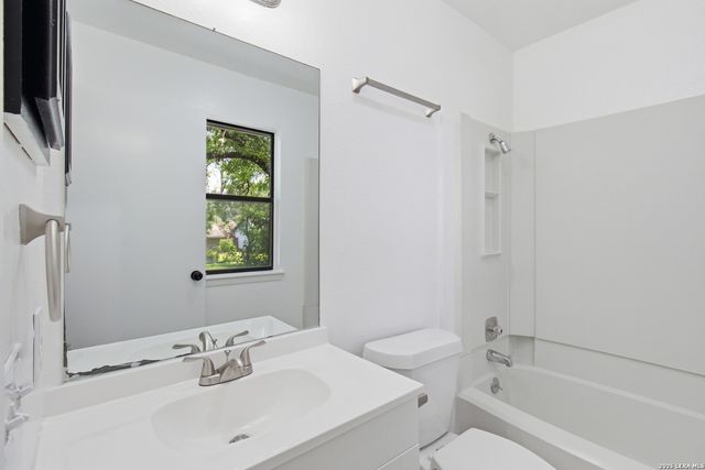 6206 CHERRYWEST CIR, San Antonio, TX 78240