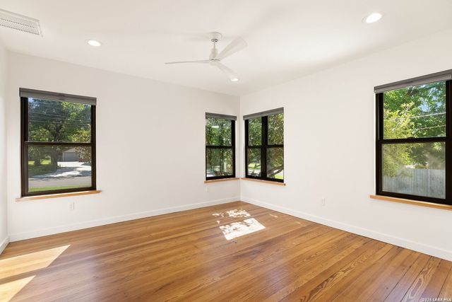 1402 HUTTO RD, Georgetown, TX 78626