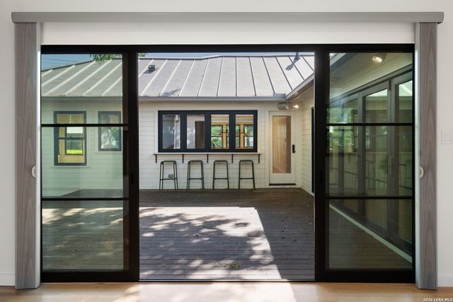 1402 HUTTO RD, Georgetown, TX 78626