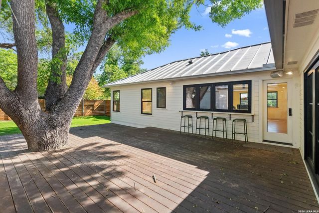 1402 HUTTO RD, Georgetown, TX 78626