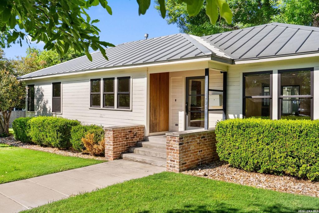 1402 HUTTO RD, Georgetown, TX 78626