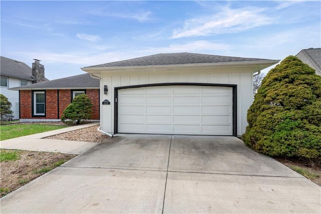 9912 Knox Drive, Overland Park, KS 66212