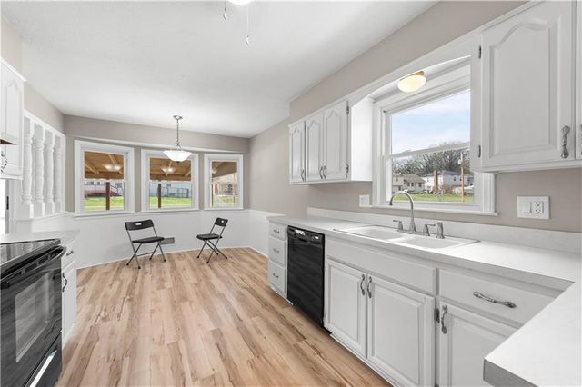 9912 Knox Drive, Overland Park, KS 66212